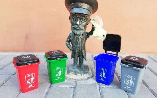 Стаття Деньги на свалке: 3 истории мариупольцев, которые зарабатывают на мусоре Ранкове місто. Крим