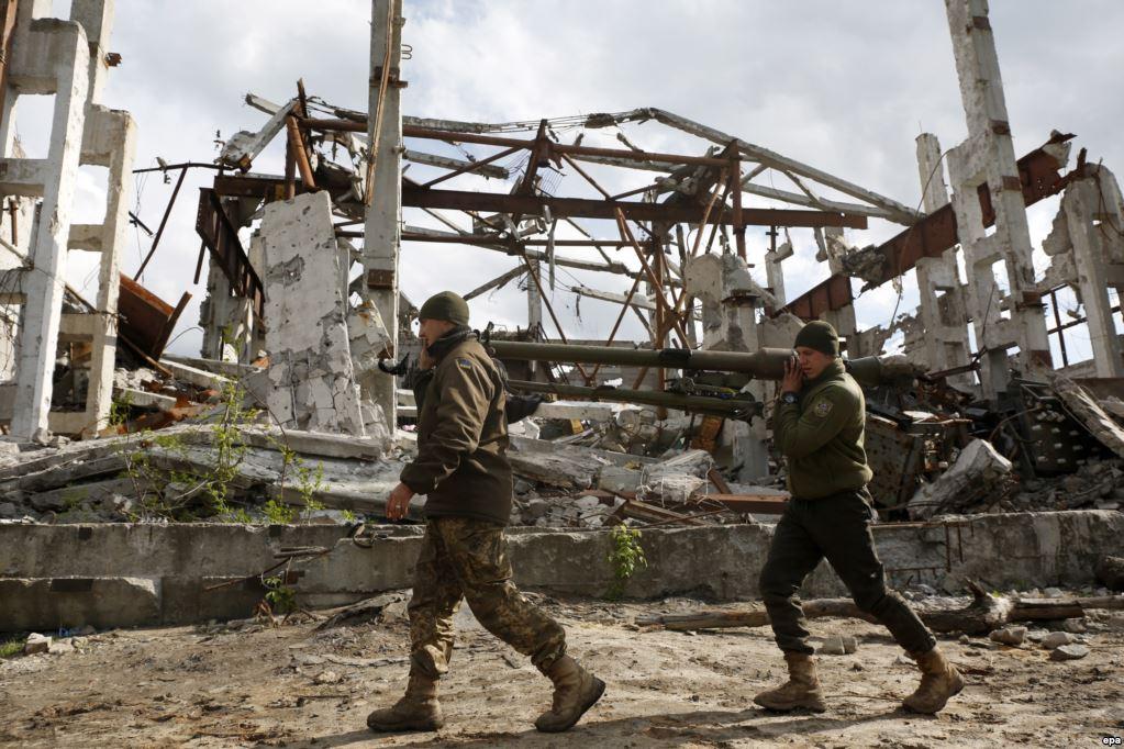 Стаття Фоторепортаж: Будні війни на шахті «Бутівка» Ранкове місто. Крим