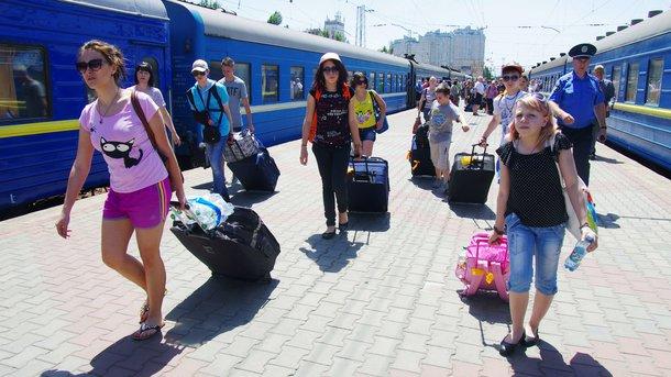 Стаття Маршруты четырех поездов в Украине продлили до прибрежных курортов Ранкове місто. Крим