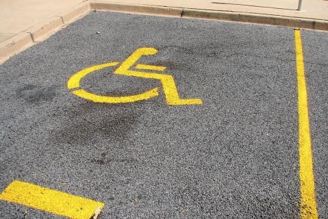 Стаття В Украине многократно увеличен штраф за парковку на местах для лиц с инвалидностью Ранкове місто. Крим