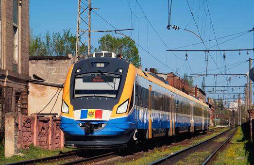 Стаття Вместо обычного поезда между Одессой и Кишиневом планируют запустить модернизированный дизель-поезд Ранкове місто. Крим