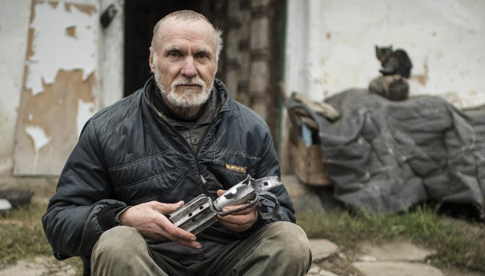Стаття Прифронтовую жизнь мирных жителей Донбасса показали в трогательных фото Ранкове місто. Крим