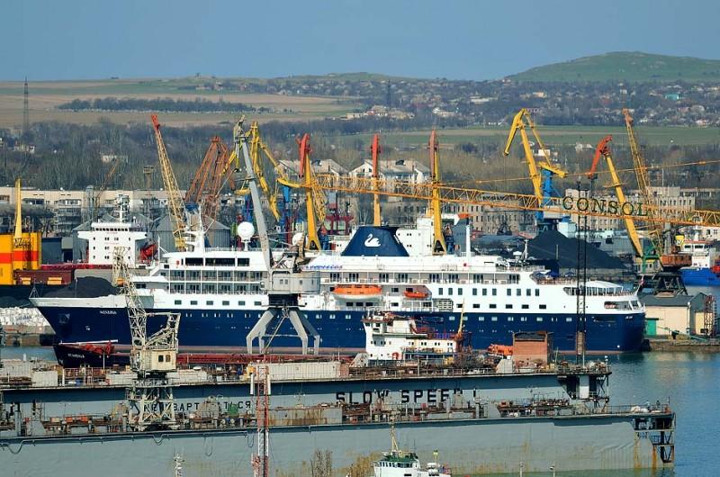 Стаття В Керчи введен 12-часовой запрет на плавание судов в районе строительства моста Утренний город. Крим