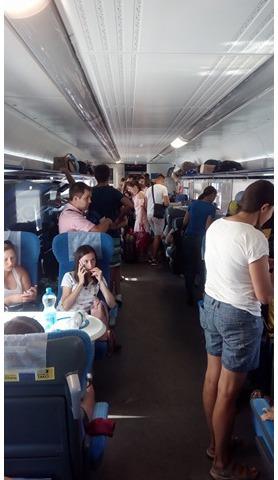 Стаття «Укрзализныця» возвращает деньги пассажирам, ехавшим стоя из Одессы в Киев Ранкове місто. Крим
