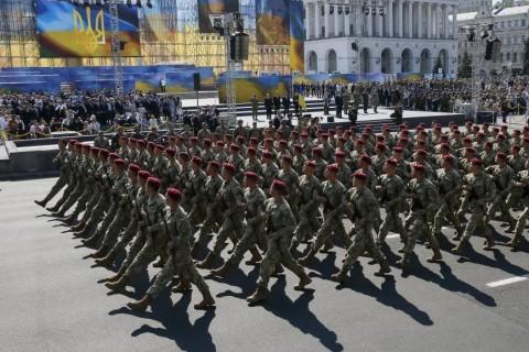 Стаття Стало известно, как пройдут колоны военных по Крещатику во время парада Ранкове місто. Крим