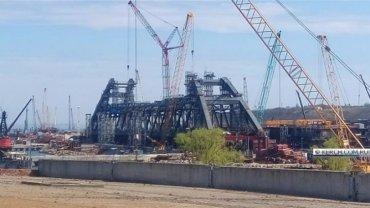 Стаття Строители Керченского моста не могут установить арки Утренний город. Крим