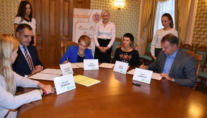 Стаття Луганщина и Львовщина подписали «образовательную» декларацию Ранкове місто. Крим