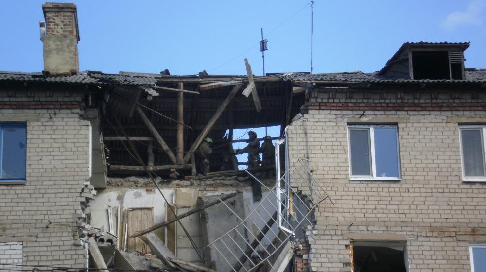 Стаття Спасатели начали восстанавливать Красногоровку после майских обстрелов Ранкове місто. Крим