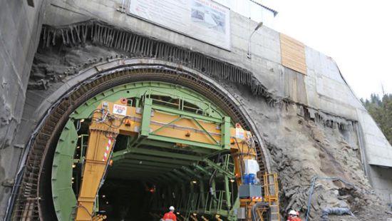 Стаття В Карпатах достроили тоннель, который соединит Украину и ЕС (ФОТО) Ранкове місто. Крим