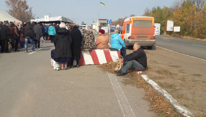 Стаття Восстановлено оформление пропусков для пересечения линии разграничения Ранкове місто. Крим