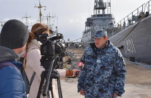 Стаття Будущие офицеры - морпехи из Военной академии Одессы впервые отрабатывают десантирование с корабля Ранкове місто. Крим
