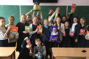 Стаття Украинские школьники собрали для бездомных животных 5 тонн корма и круп Ранкове місто. Крим