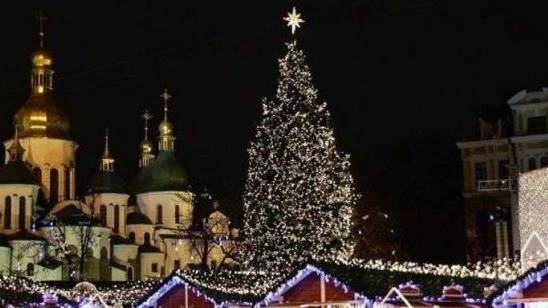 Стаття Главная новогодняя елка страны зажжет огни 19 декабря Ранкове місто. Крим