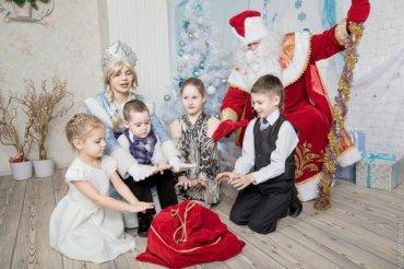 Статья В российских детсадах запрещают Дедов Морозов Утренний город. Крым