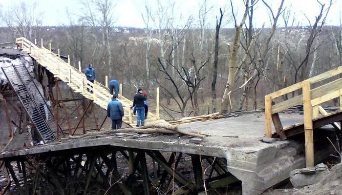 Стаття Мост в Станице Луганской отремонтируют в начале декабря Ранкове місто. Крим