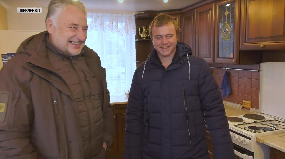Стаття Еще трое донетчан бесплатно получили жилье Ранкове місто. Крим