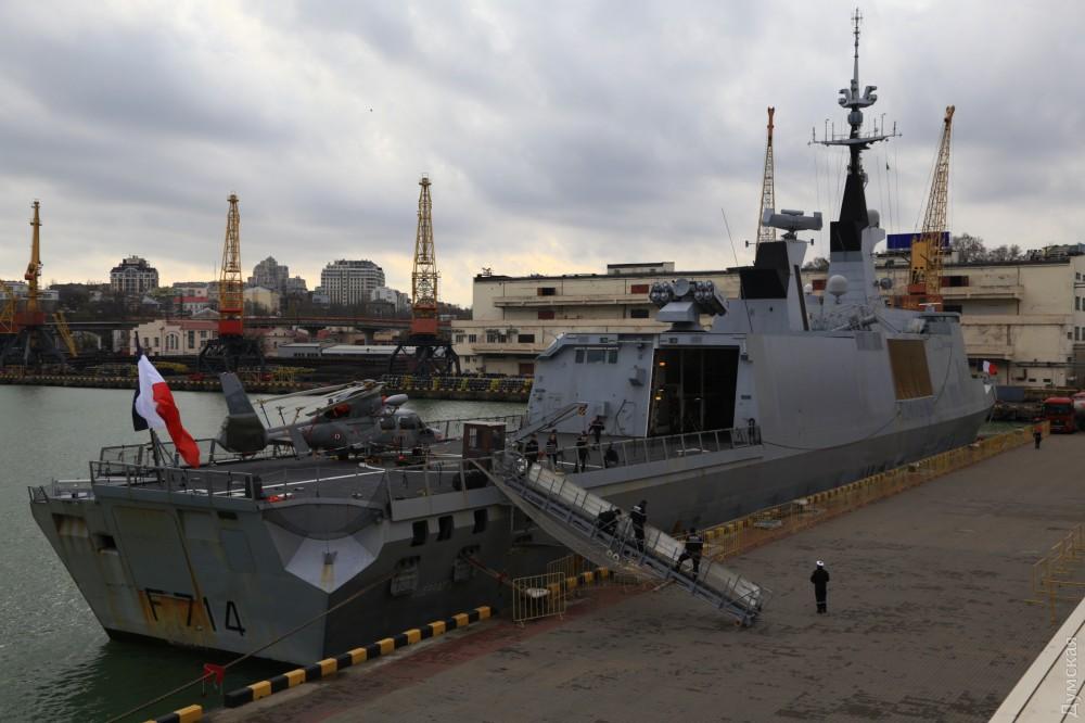Стаття Французский фрегат-«невидимка» присоединился к американскому эсминцу в одесском порту Ранкове місто. Крим