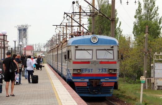 Стаття Одесская железная дорога взялась продавать билеты на автобусы Ранкове місто. Крим