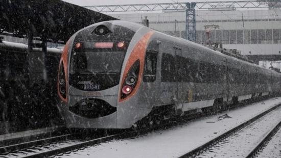 Стаття Между Киевом и Львовом будет курсировать дополнительный поезд Ранкове місто. Крим