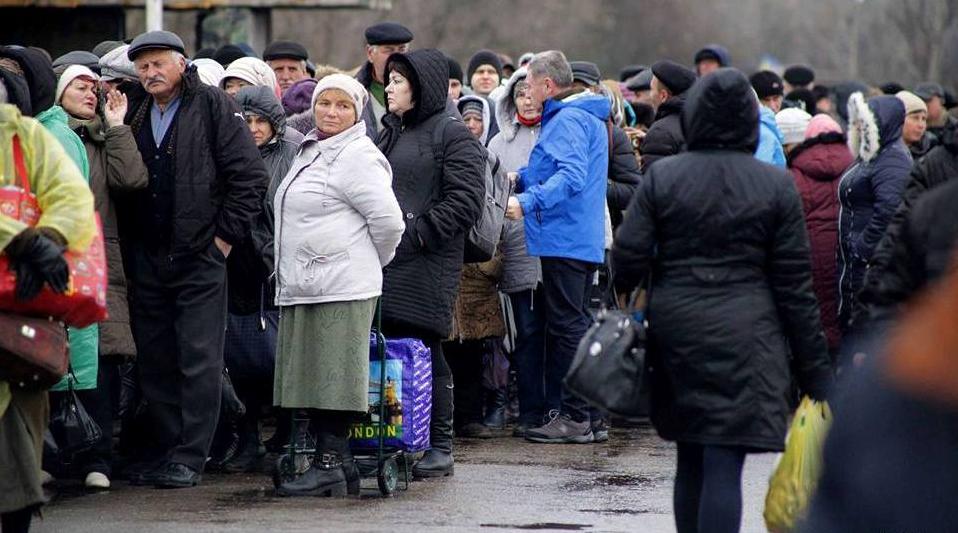 Стаття Время работы КПВВ в Станице Луганской хотят продлить на час Ранкове місто. Крим