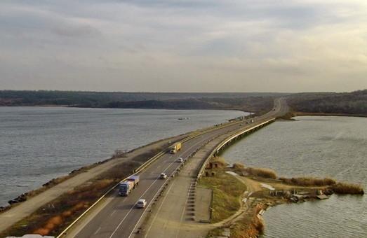 Стаття На трассе Одесса - Киев будут ремонтировать мост через Хаджибейский лиман Ранкове місто. Крим