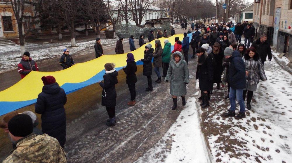 Стаття Донбасс это Украина: день Соборности в прифронтовых Авдеевке и Станице (ФОТО) Ранкове місто. Крим