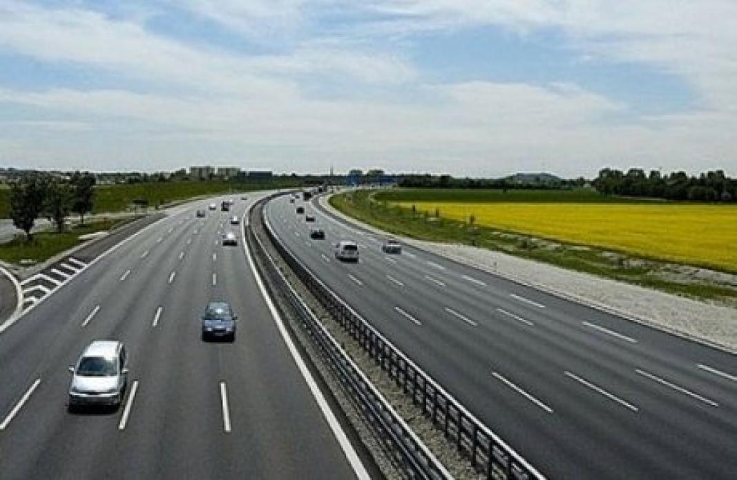 Стаття Строительство Большой кольцевой дороги вокруг Киева соединит Одесскую и Житомирскую трассы Ранкове місто. Крим