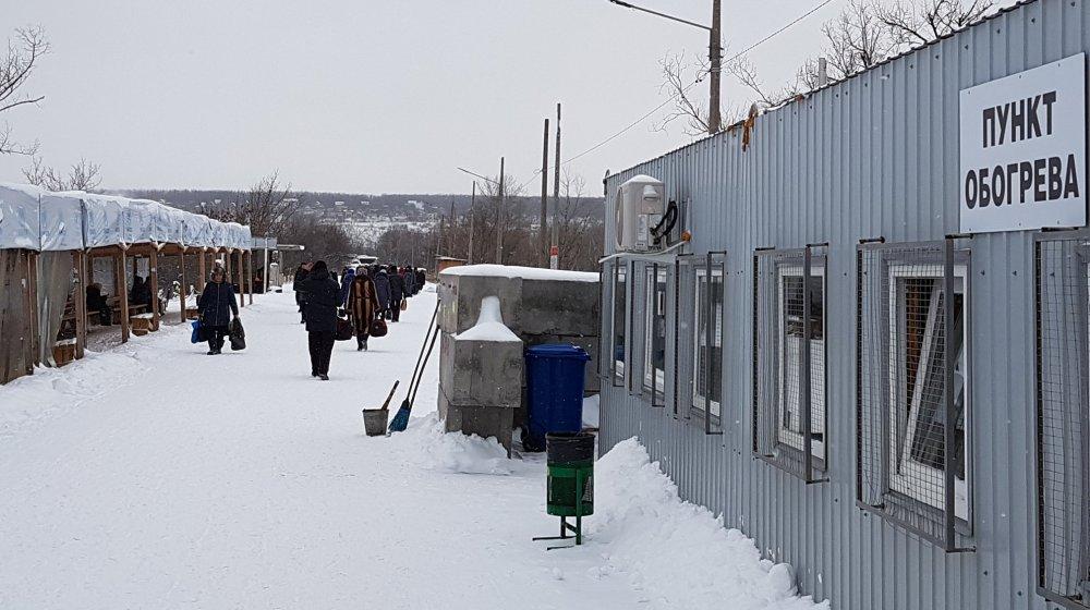 Стаття На КПВВ под Станицей находят приют не только люди (ФОТО) Ранкове місто. Крим