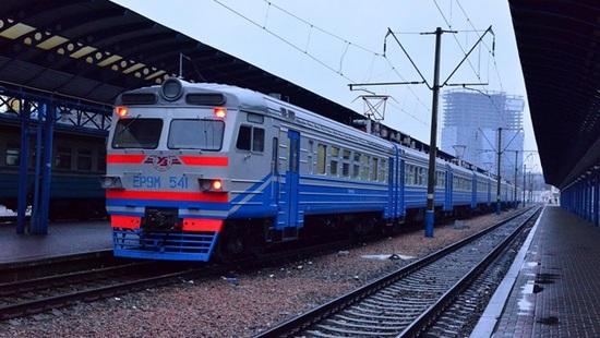 Стаття Поезд «Киев-Мариуполь» будет курсировать быстрее Ранкове місто. Крим