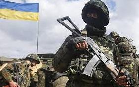 Стаття Пока на Донбассе относительно тихо, бойцы ВСУ помогают восстановить поврежденные дома. ФОТО Ранкове місто. Крим