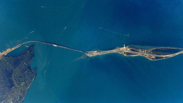 Статья Проблемы и перспективы: что ждет Крымский мост? Утренний город. Крым