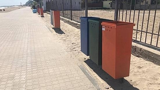 Стаття На пляжах Затоки отдыхающих просят сортировать мусор Ранкове місто. Крим