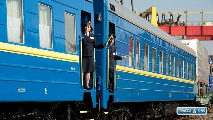 Стаття «Укрзалізниця» назначила три дополнительных поезда из Одессы на Троицу Ранкове місто. Крим