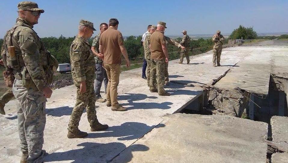 Стаття На Луганщине военные уже взялись за восстановление следующего моста Ранкове місто. Крим