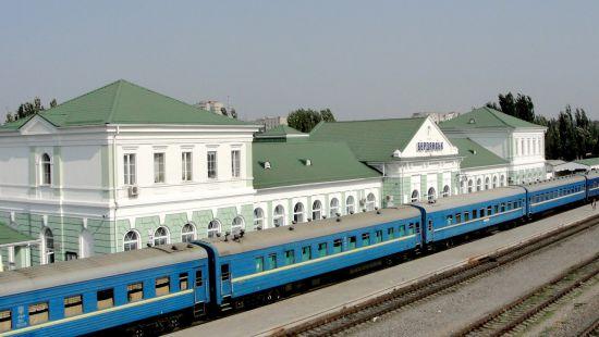 Стаття «Укрзализныця» запустит дополнительные поезда из Киева к Азовскому морю Ранкове місто. Крим