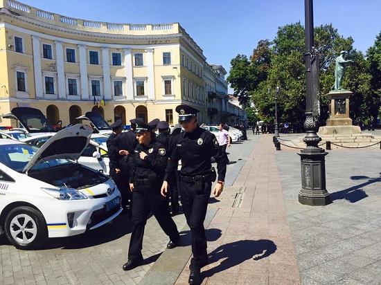 Стаття В Одессу стягивают полицию со всей Украины Ранкове місто. Крим