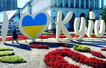 Стаття Белорусские туристы заполонили Киев Ранкове місто. Крим