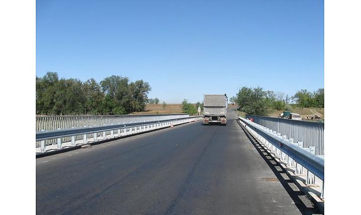 Стаття На Донетчине заканчивается капремонт моста через реку Соленая. ФОТО Ранкове місто. Крим