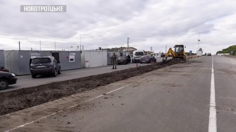 Стаття Как планируют реконструировать КПВВ «Новотроицкое»? Ранкове місто. Крим