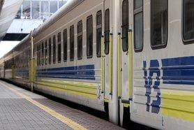 Стаття «Укрзализныця» назначила семь дополнительных поездов ко Дню защитника Украины Ранкове місто. Крим