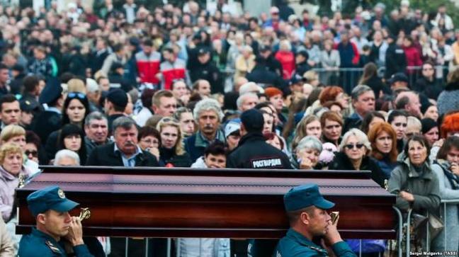 Статья Люди ропщут, но мысль о митингах вызывает страх. СКРИНЫ Утренний город. Крым