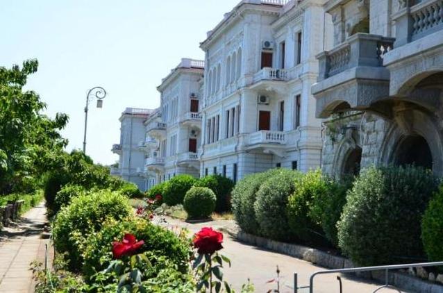 Статья Подопечные Аксенова выставили на продажу Ливадийский дворец в Крыму Утренний город. Крым