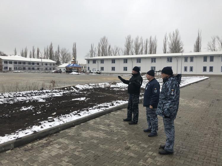 Стаття Военные моряки готовятся к переселению в современную казарму в Одессе Ранкове місто. Крим