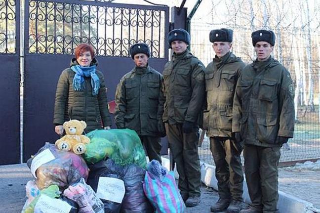Стаття Харьковские гвардейцы собирают подарки для детей, пострадавших на Донбассе Ранкове місто. Крим