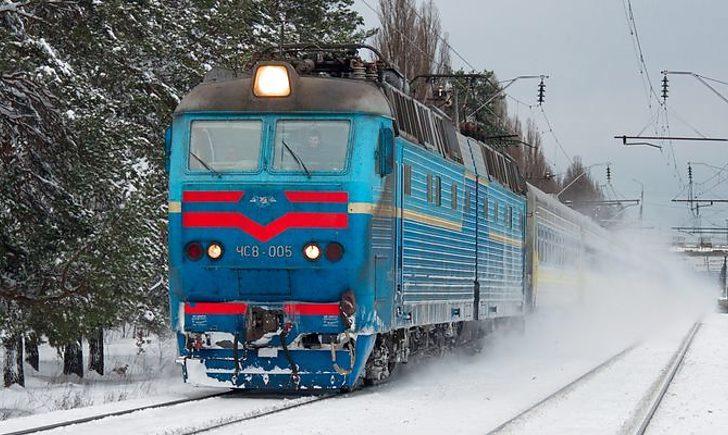Стаття «Укрзалізниця» призначила додаткові рейси поїзда з Києва на Донбас Ранкове місто. Крим