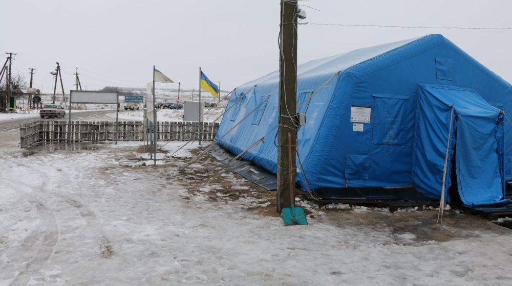 Стаття Какую помощь могут получить донетчане в «синих палатках» на КПВВ? Ранкове місто. Крим