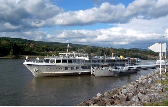 Стаття Украинские пассажирские теплоходы будут катать туристов по Дунаю Ранкове місто. Крим