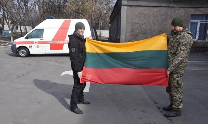 Стаття Литовские волонтеры передали реанимобиль и оборудование для мобильного госпиталя на Донбассе Ранкове місто. Крим