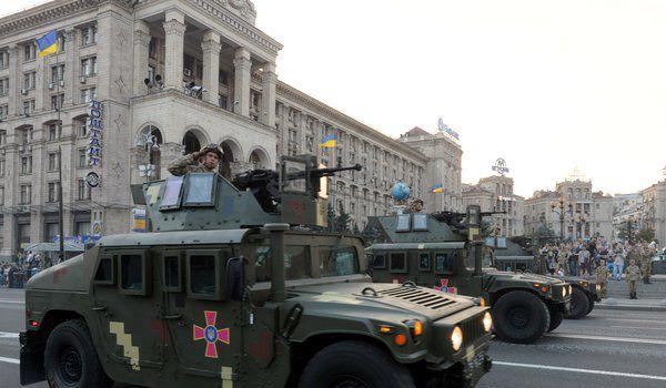 Стаття В Одесский порт прибыла партия американских военных внедорожников HMMWV для ВСУ. ФОТО Ранкове місто. Крим