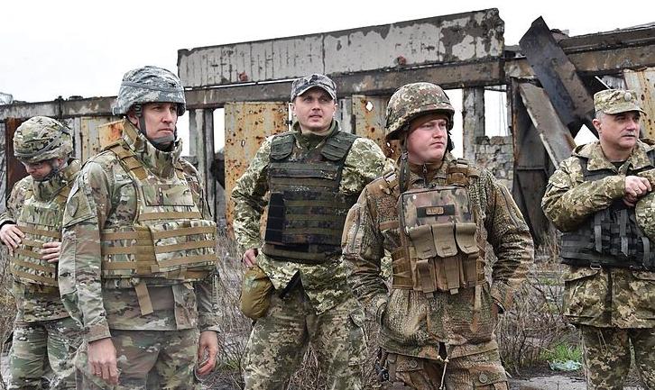 Стаття Американські військові відвідали позиції ЗСУ поблизу Авдіївки. ФОТО Ранкове місто. Крим